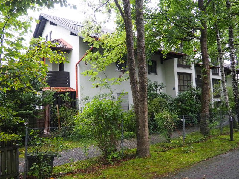 geräumige Maisonettewohnung in einem schönen ruhigen 10 Parteien Haus.